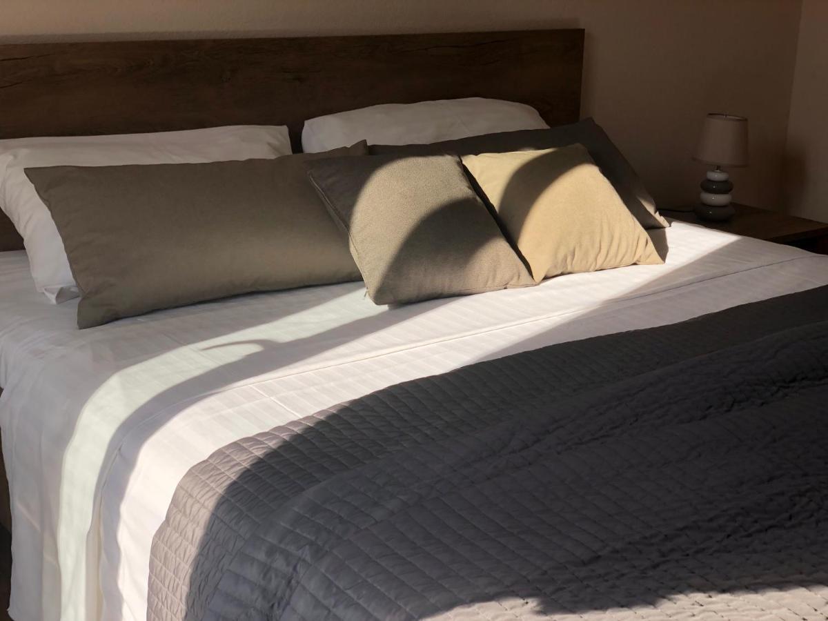 Bed & Breakfast Kurtic Supetar Ngoại thất bức ảnh