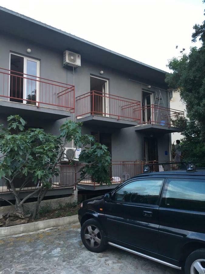 Bed & Breakfast Kurtic Supetar Ngoại thất bức ảnh